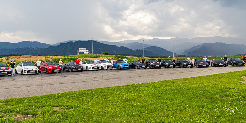 Toyota GR Keusch Ausfahrt Gruppenfoto