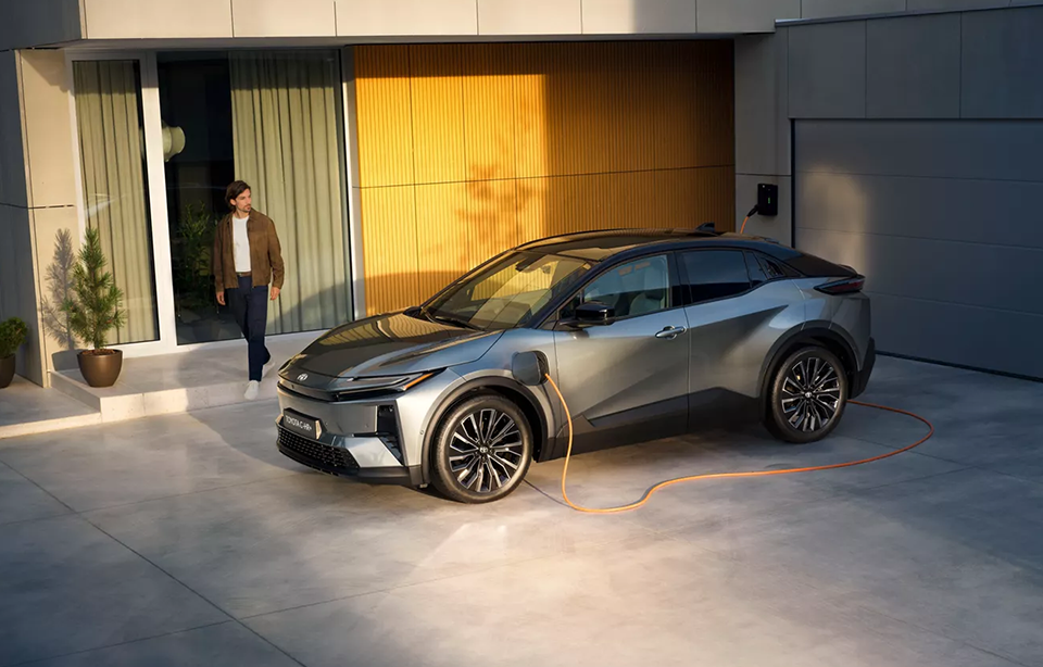 Toyota C-HR +