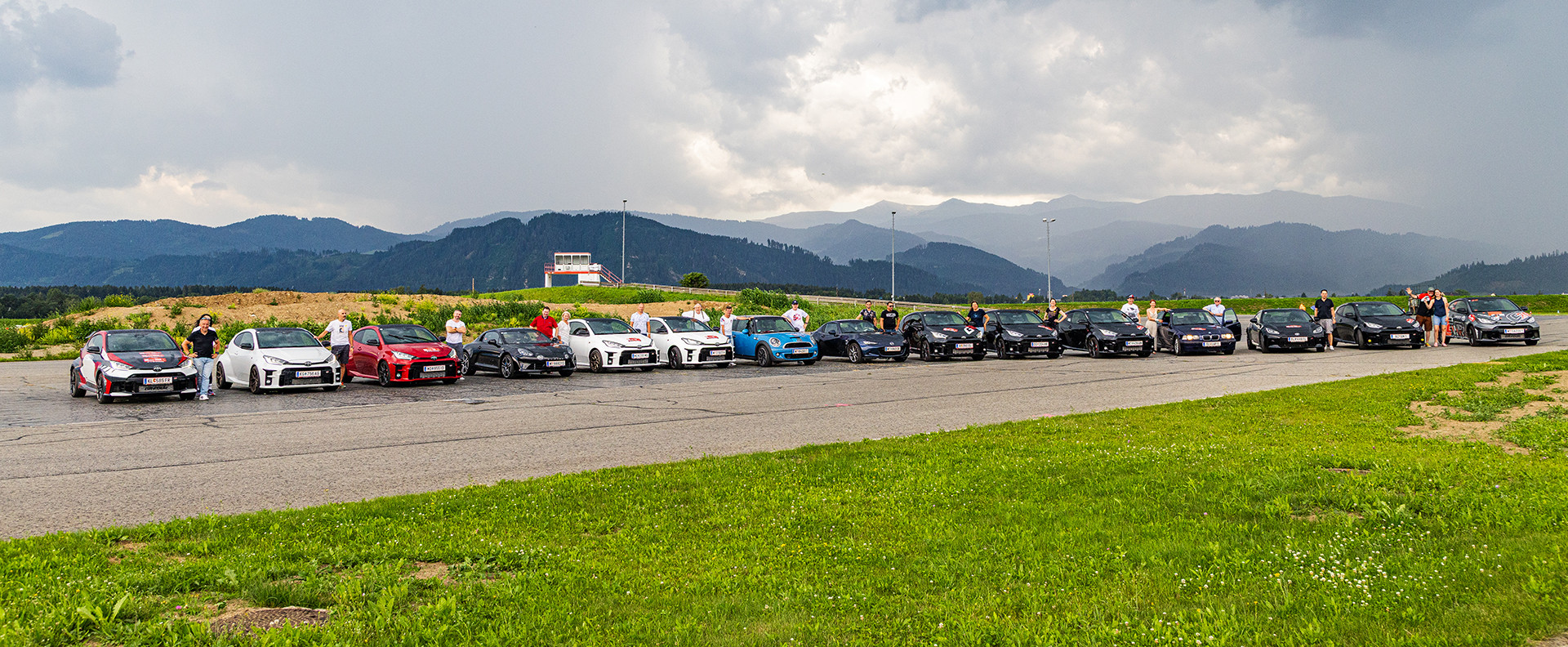 Toyota GR Keusch Ausfahrt Gruppenfoto