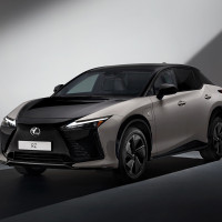 Lexus RZ F SPORT