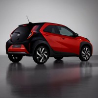 Toyota Aygo X chilired Heckansicht