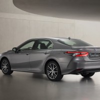 Toyota Camry Seitenansicht von hinten