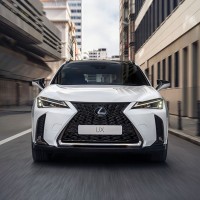 Lexus UX250h MY 23 Frontansicht