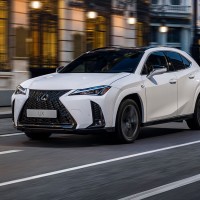 Lexus UX250h MY 23 Frontansicht