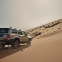 Toyota Land Cruiser auf Sand