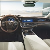 Lexus LS Cockpit