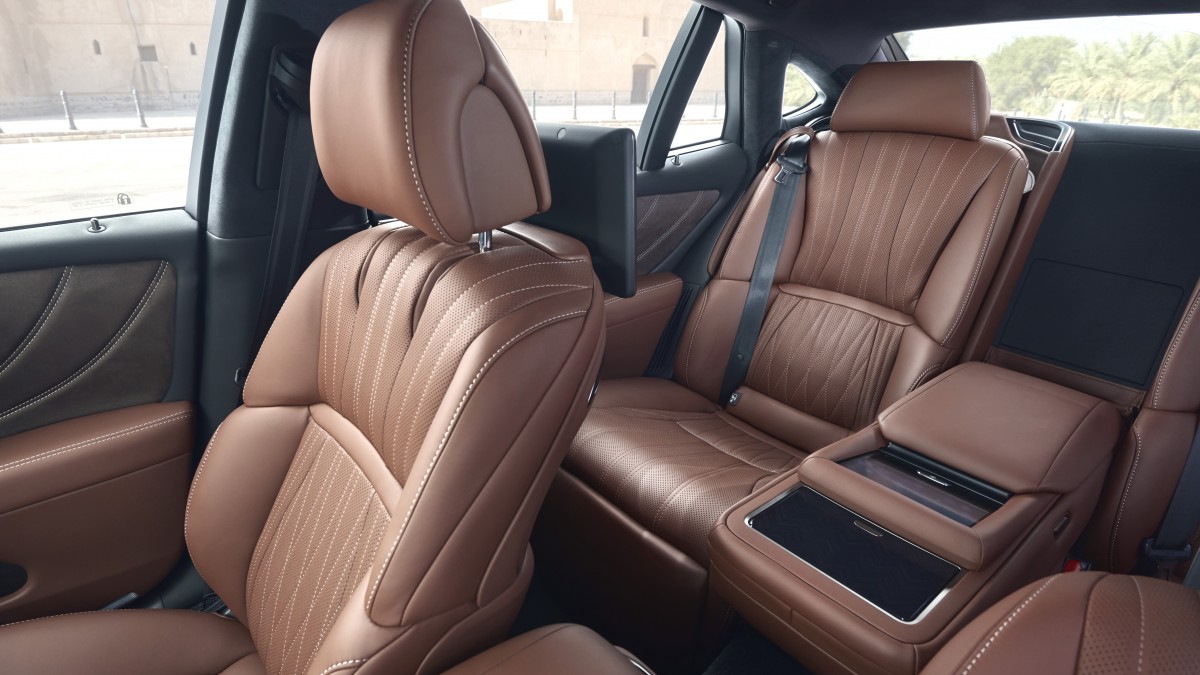 Lexus LS Komfortsitze mit Massagefunktion (hinten)