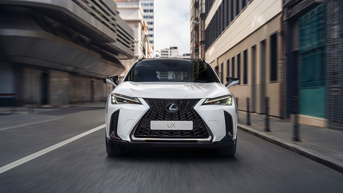 Lexus UX250h MY 23 Frontansicht