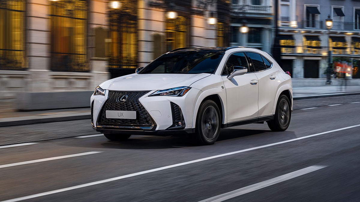 Lexus UX250h MY 23 Frontansicht