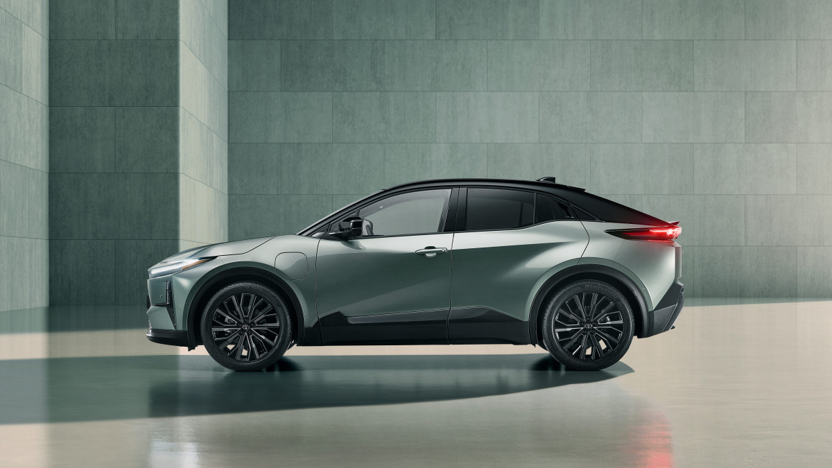 Toyota C-HR + Seite