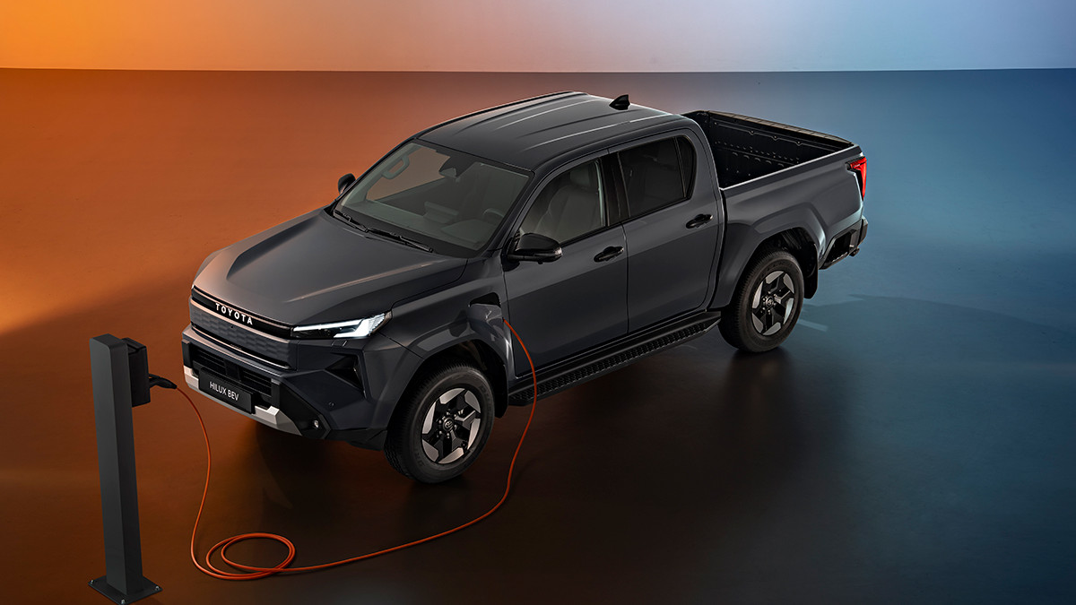 Toyota Hilux 2026 beim Laden