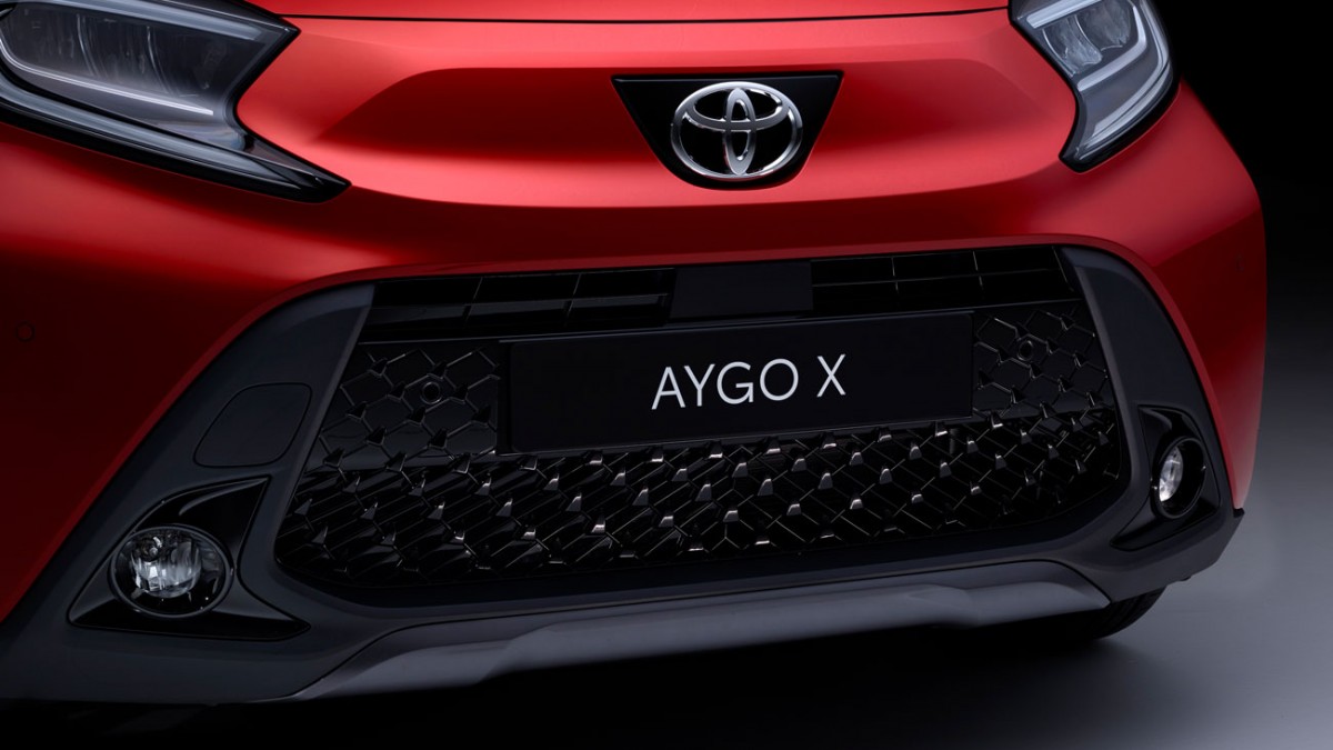 Toyota Aygo X chilired Front