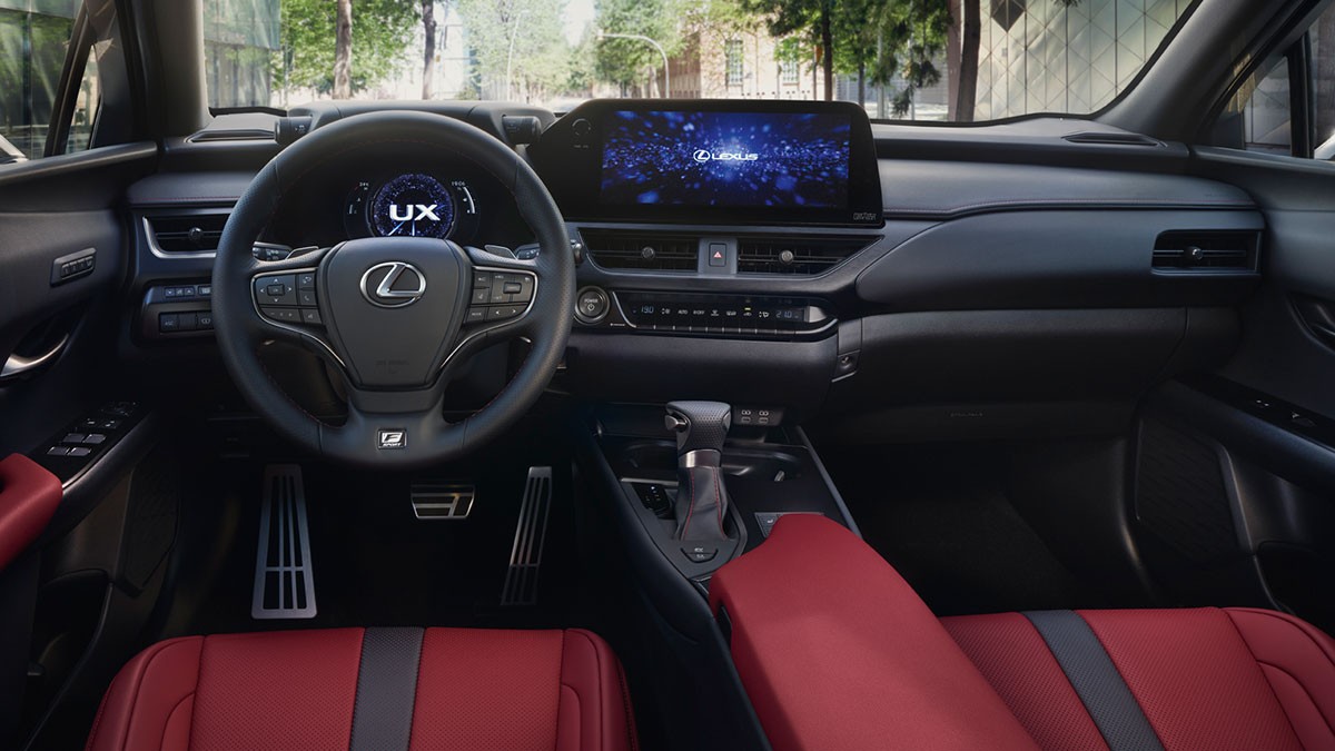 Lexus UX250h MY 23 Cockpit