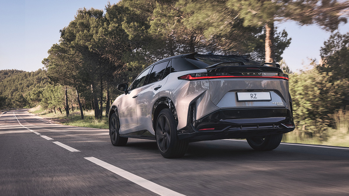 Lexus RZ