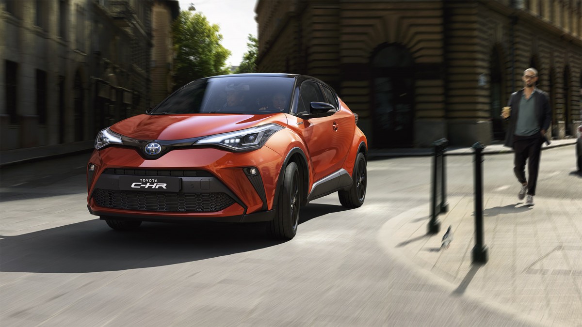 Toyota C-HR - Frontansicht - Kurve