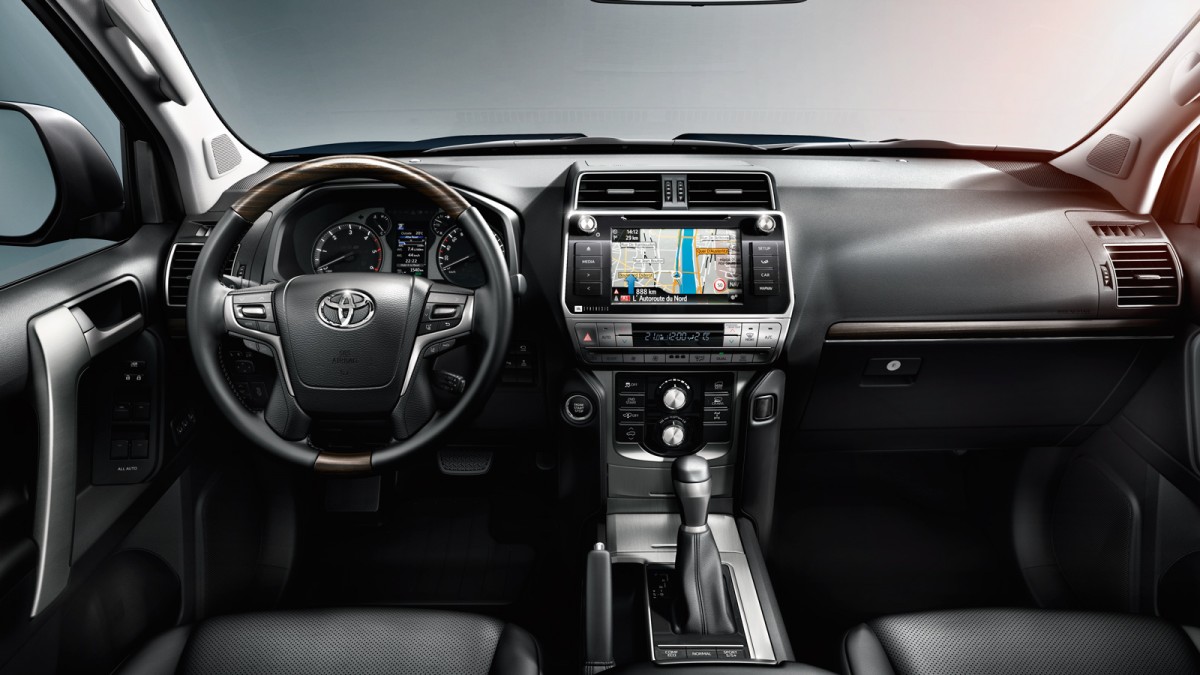 Toyota Land Cruiser Lenkrad und Tacho